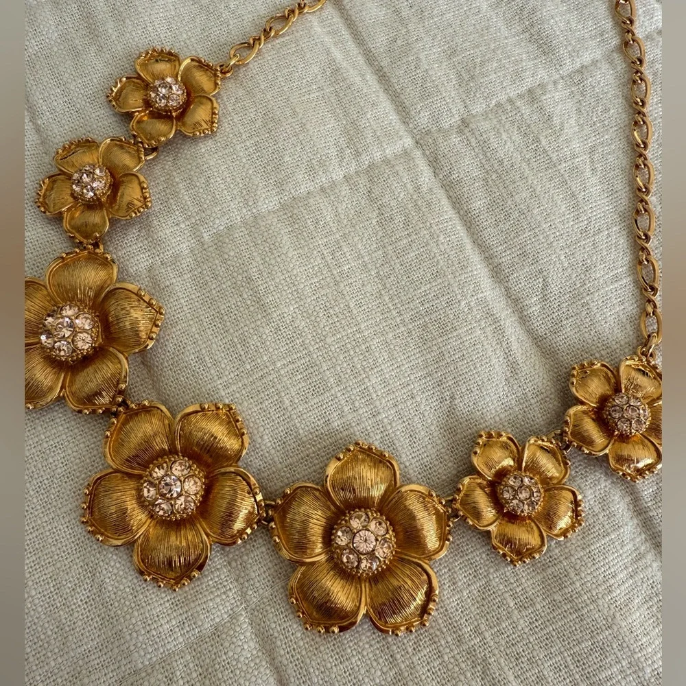kate spade Gold Floral Necklace with rhinestone Accents - Picture 1 of 3